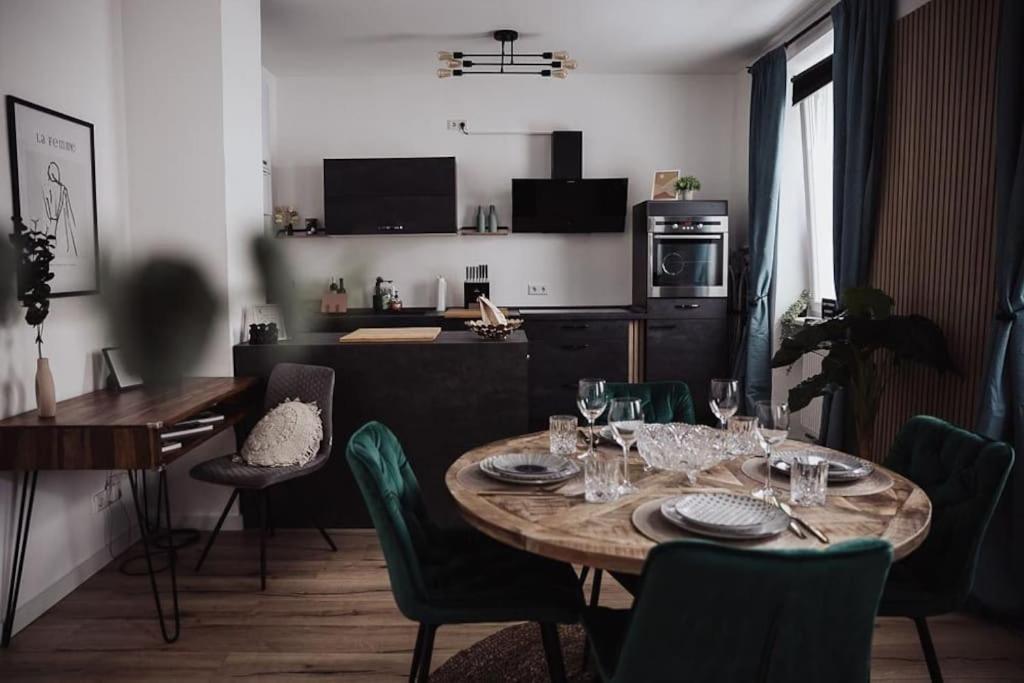 Cozy Dreams: Deluxe 2-Zimmer-Apartment -Kueche Nuremberg Exterior photo